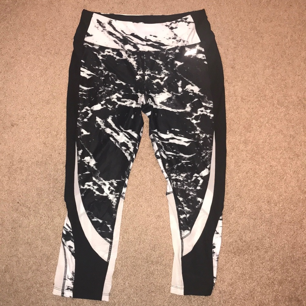 Black and White marble leggings